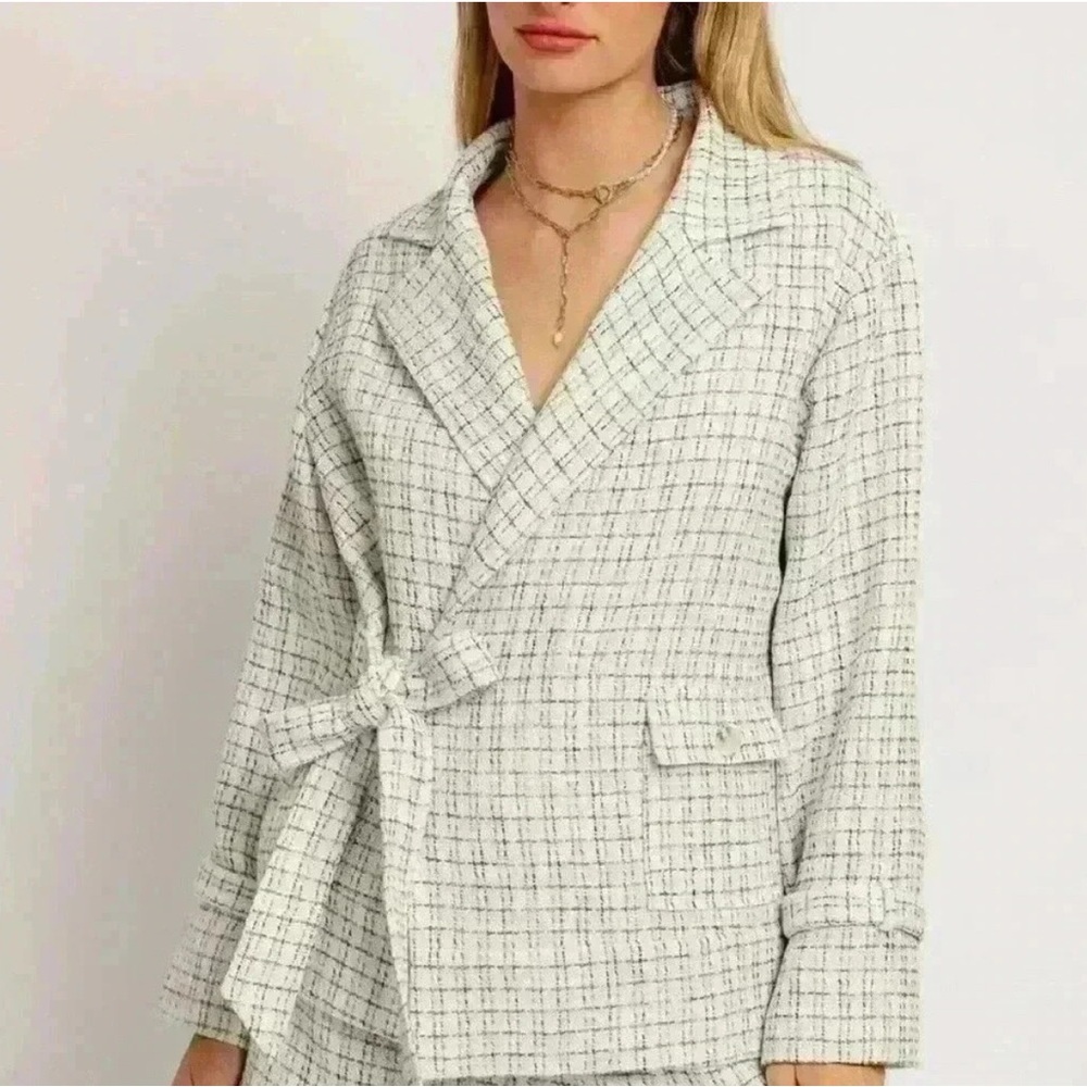 Elegant White Tweed Women's Jacket Le Lis Oversized M
